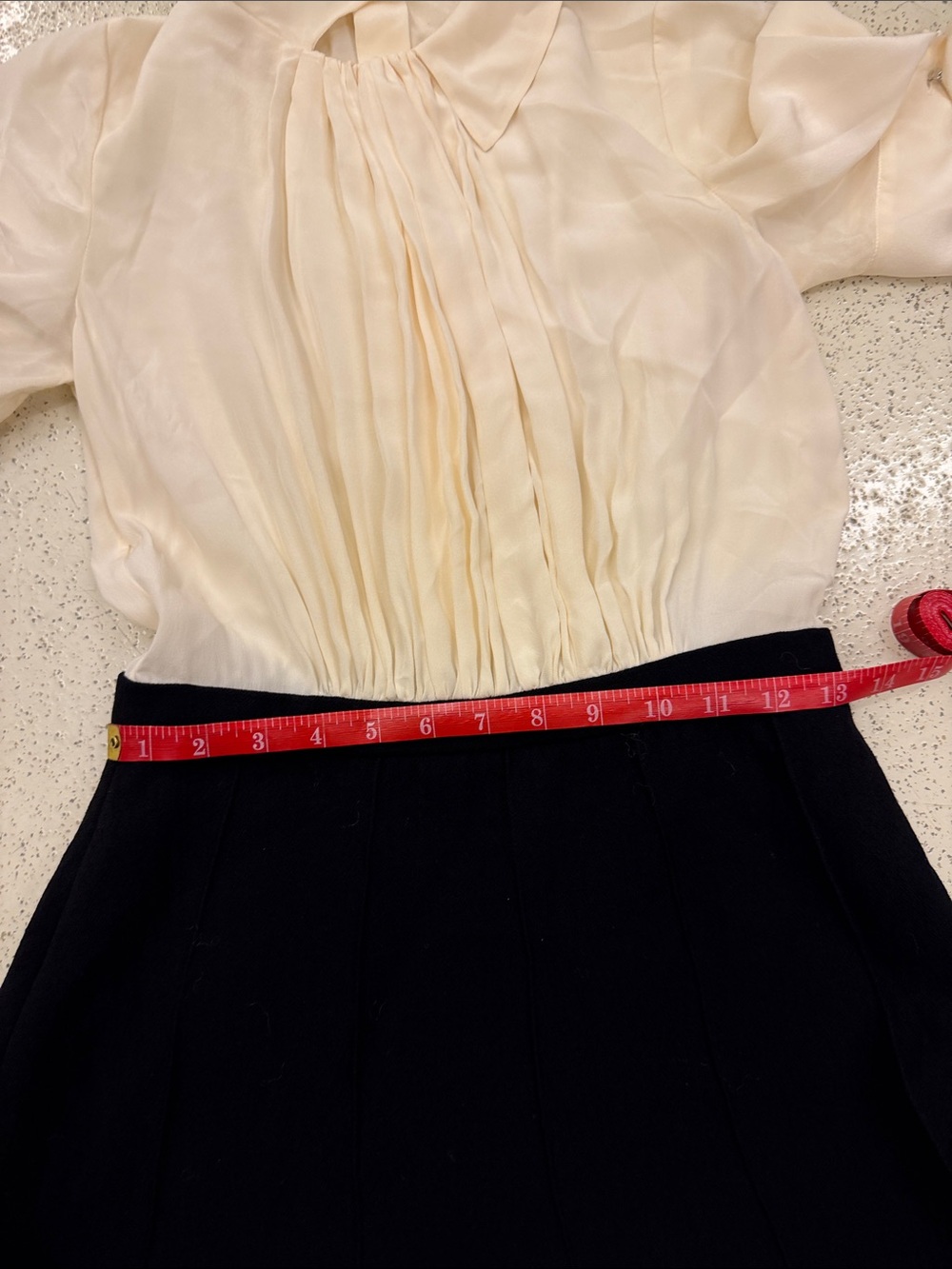 Miu Miu Black and Cream Two-Tone Pleated Mini Dress - Picture 9 of 10